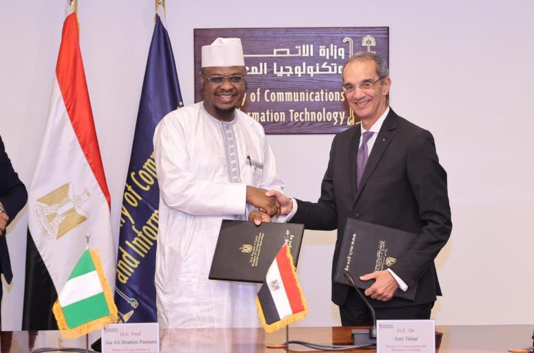 جانب من توقيع مذكرة التفاهم