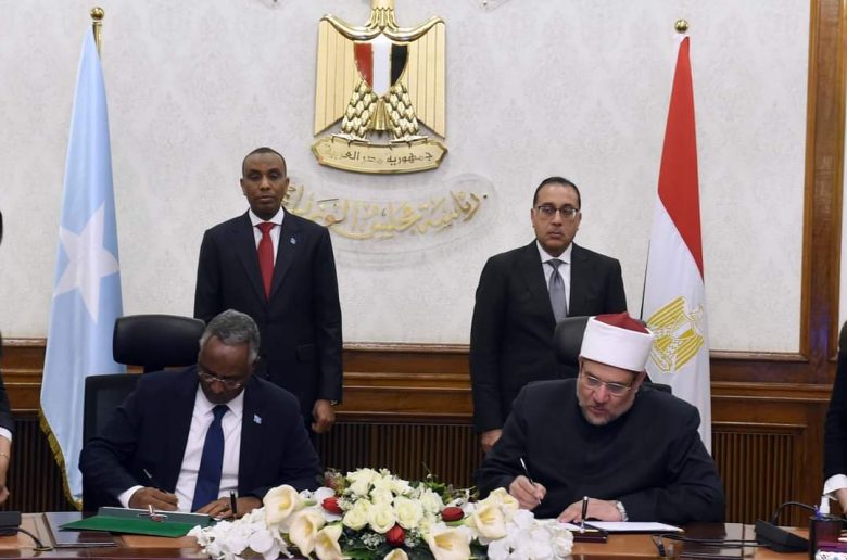 مصر والصومال توقعان مذكرة تعاون بين وزارة الأوقاف ونظيرتها الصومالية