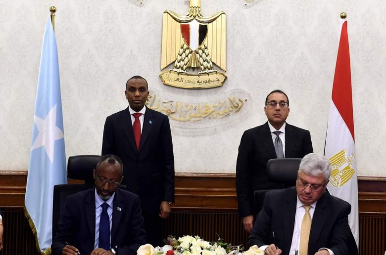 رئيسا وزراء مصر والصومال يشهدان توقيع البرنامج التنفيذي للتعاون بمجال التعليم العالي بين البلدين