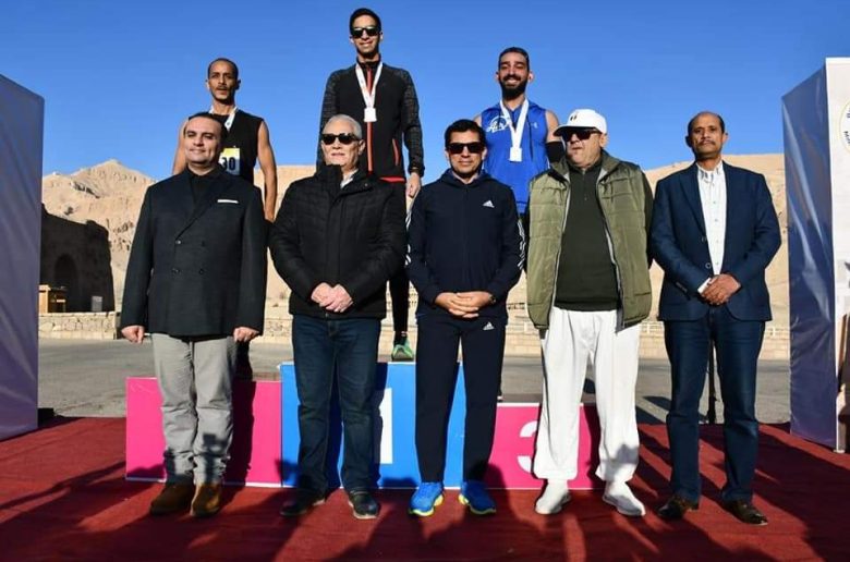 وزير الرياضة ومحافظ الأقصر يطلقان إشارة بدء ماراثون الأقصر الدولي