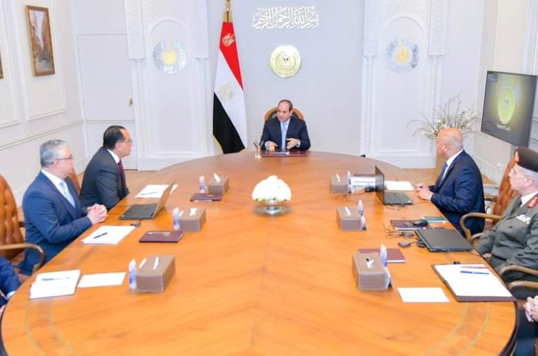 الرئيس السيسي يوجه بتطوير طريق «السويس/ السخنة»