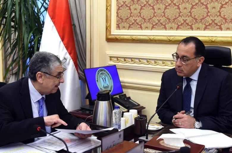 رئيس الوزراء يتابع مع وزير الكهرباء موقف المشروعات الجاري تنفيذها