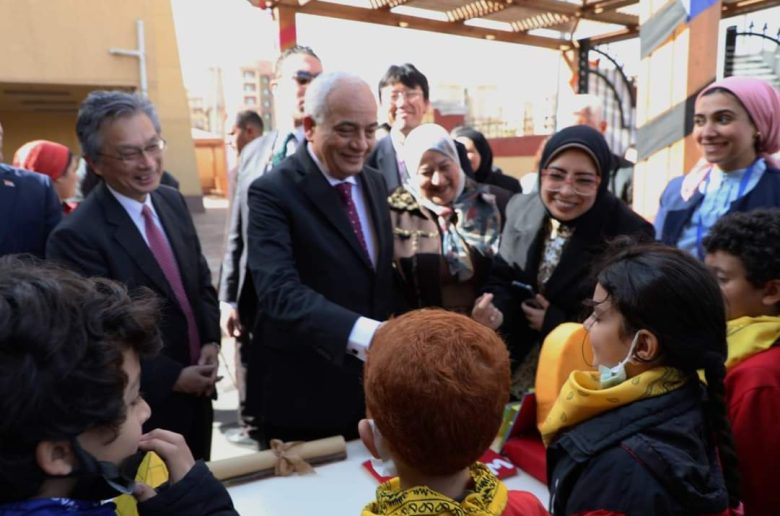 وزير التعليم والسفير الياباني يتفقدان المدرسة المصرية اليابانية بمدينة نصر