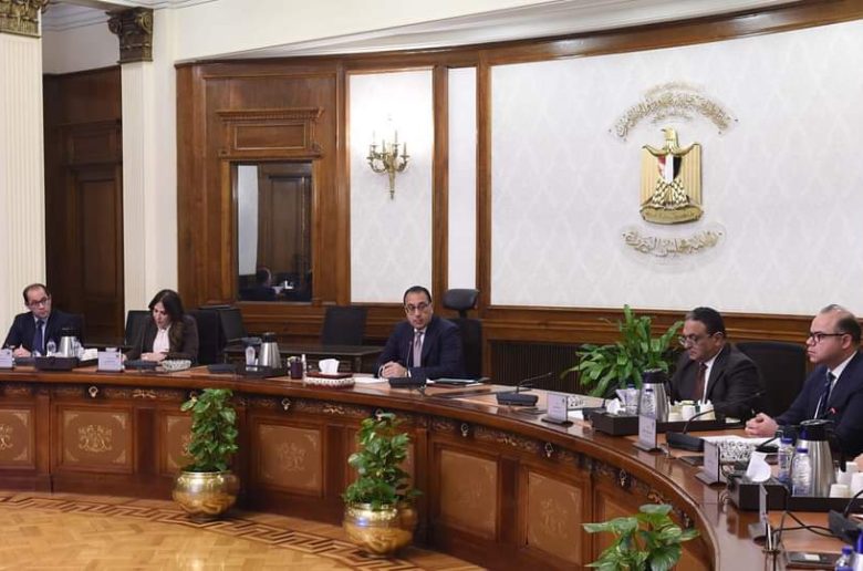 رئيس الوزراء يتابع خطة الحكومة لتعزيز الاستثمارات في سوق الأوراق المالية