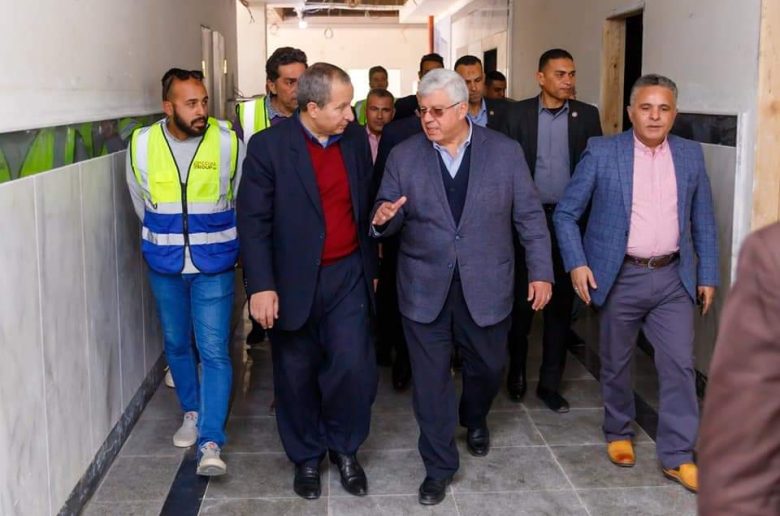 وزير التعليم العالي يتفقد المشروعات الجديدة بجامعة السويس