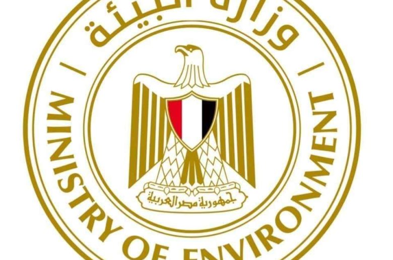 رياح مثيرة للرمال والأتربة.. وزارة البيئة تحذر المواطنين من الأنشطة بالهواء