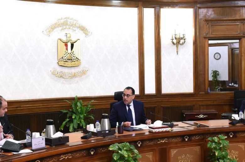 رئيس الوزراء يستعرض الفرص الاستثمارية في القطاع الصناعي