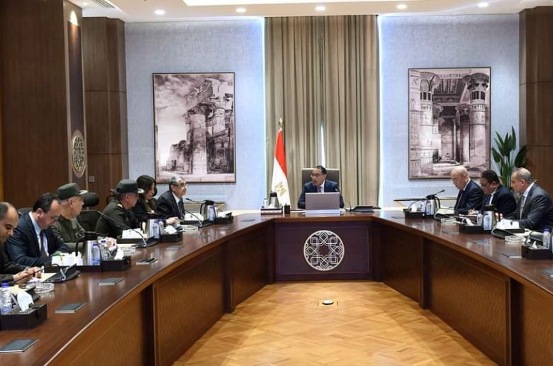رئيس الوزراء يتابع توصيل المرافق لمشروع تطوير عواصم المحافظات