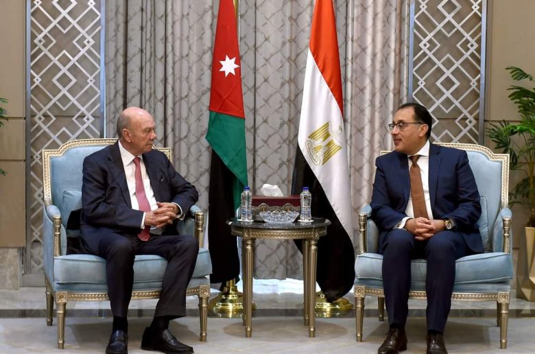 رئيس الوزراء يلتقى رئيس مجلس الأعيان الأردني والوفد المرافق له