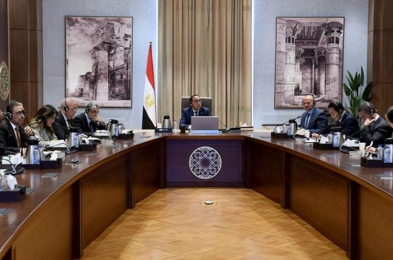 رئيس الوزراء يلتقي رئيس شركة «تشاينا إنرجي» والوفد المرافق له