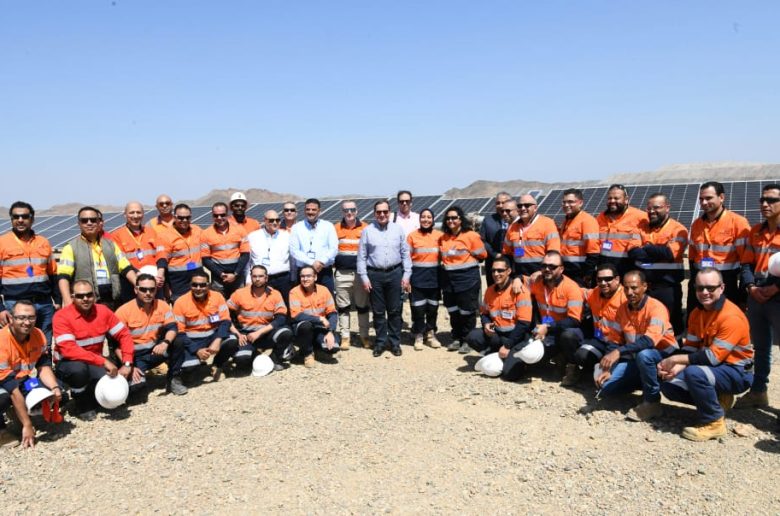افتتاح محطة طاقة شمسية بمنجم السكري