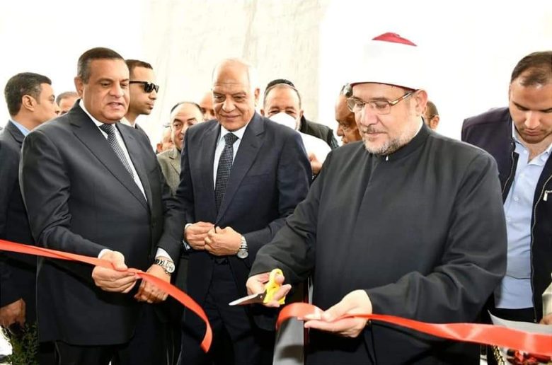 وزيرا الأوقاف والتنمية المحلية يفتتحان مسجد «الله نور السموات والأرض»