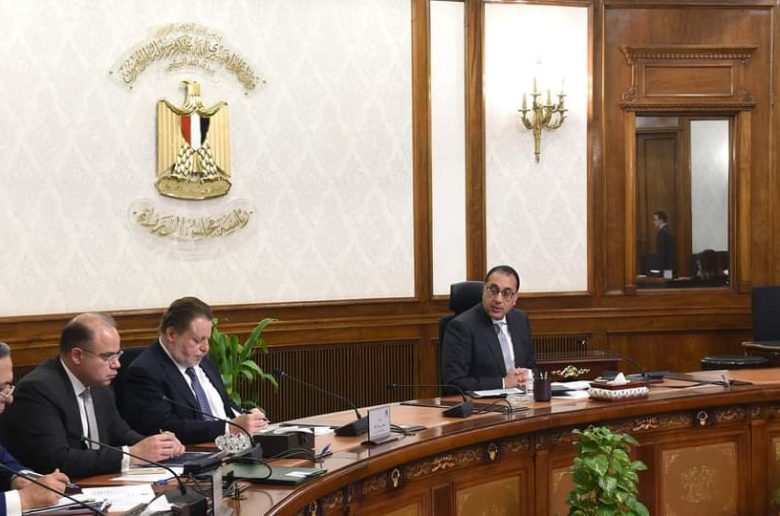 رئيس الوزراء يستعرض استراتيجية «الرقابة المالية» لتعزيز دور القطاع غير المصرفي