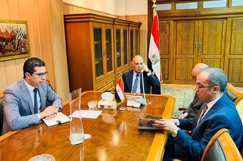 وزير الري يبحث أوضاع بعثة الرى المصري بالسودان