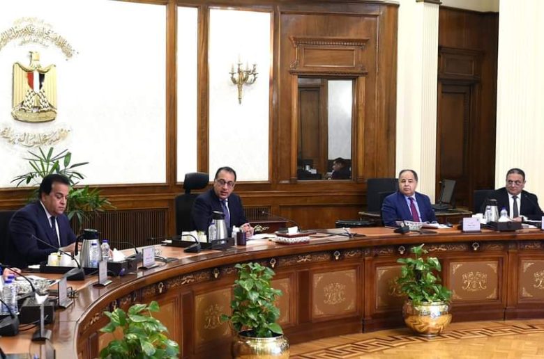 رئيس الوزراء يستعرض نتائج الدراسة الاكتوارية للتأمين الصحي الشامل