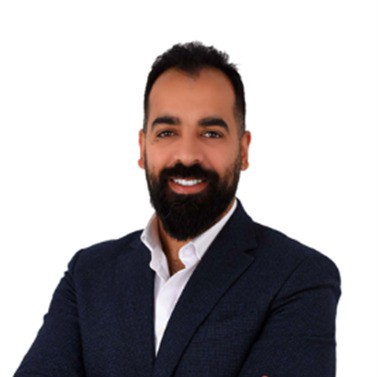 أحمد عبد العليم المدير الإقليميً لأوروبا والشرق الأوسط وإفريقيا بمؤسسة بلاستيك بنك