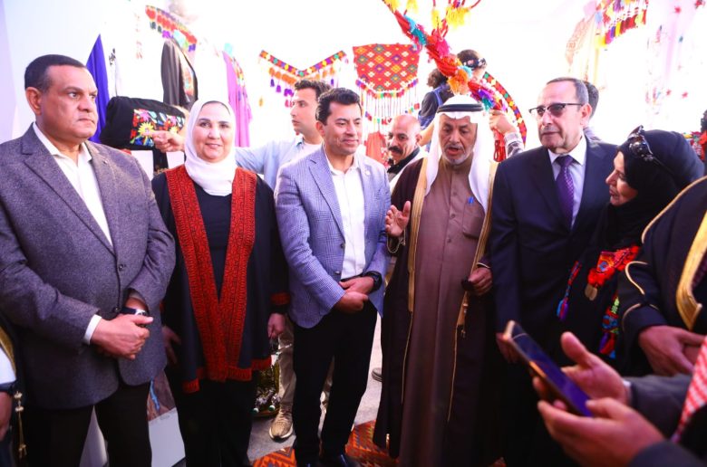 وزيرة التضامن تفتتح معرض المنتجات التراثية «ديارنا» بشمال سيناء