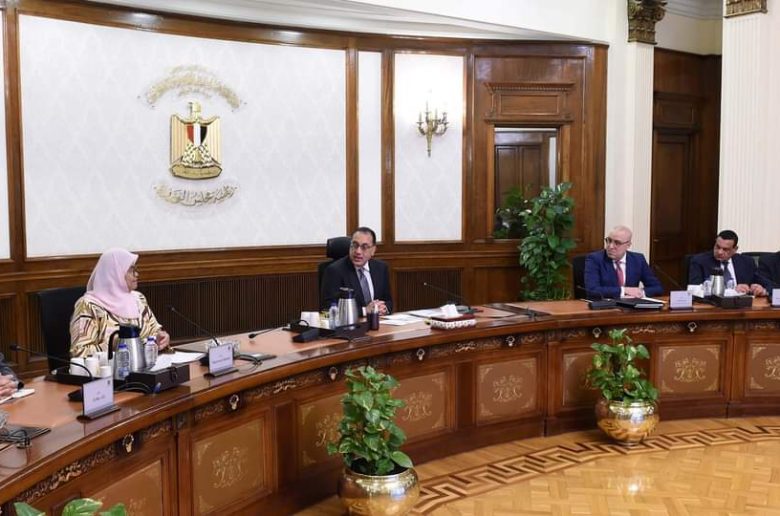 رئيس الوزراء يجتمع مع مدير برنامج الأمم المتحدة للمستوطنات البشرية