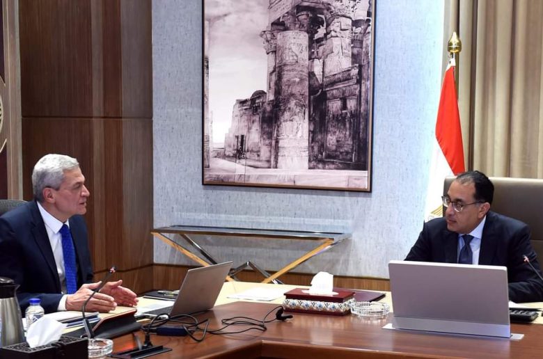 رئيس الوزراء يوجه بتسريع خروج شحنات الأدوية والمستلزمات الطبية