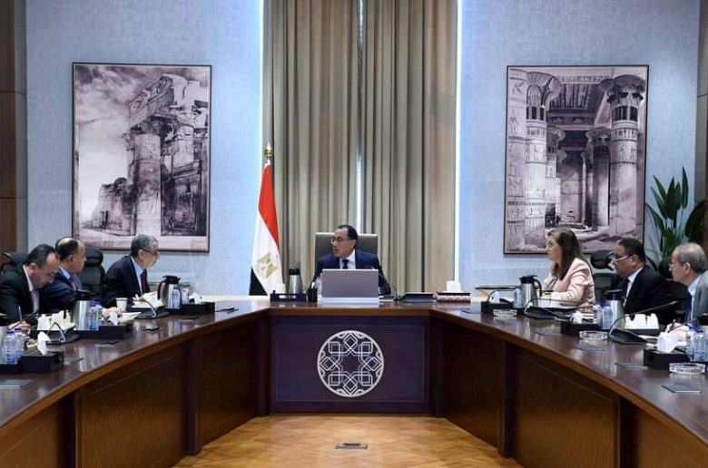 رئيس الوزراء يتابع تنفيذ لبرنامج الطروحات الحكومية بقطاع الكهرباء