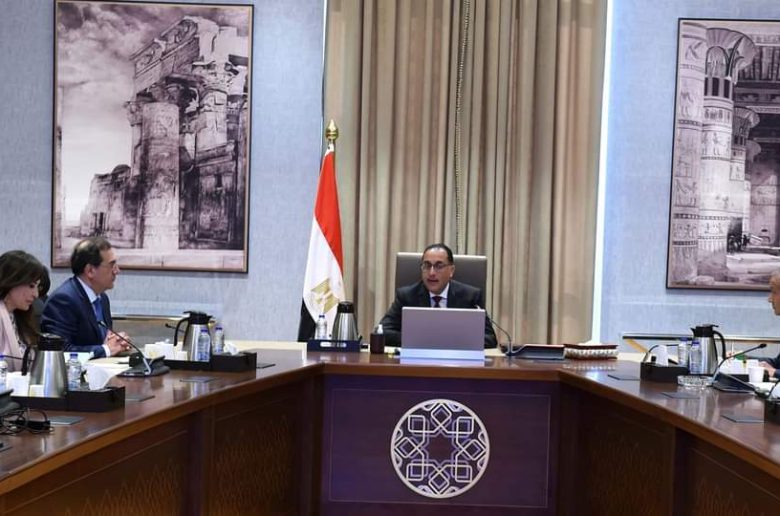 رئيس الوزراء يتابع تطورات منظومة تداول وتوزيع المنتجات البترولية