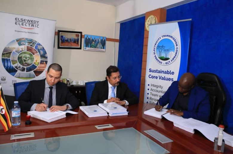 جانب من مراسم توقيع العقد