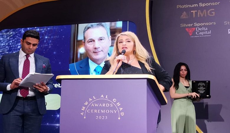 الإعلامية دينا عبدالفتاح تعلن لأول مرة عن جائزة "طلعت حرب"