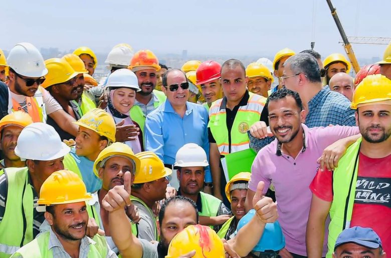 الرئيس السيسي يتفقد أعمال عدد من الطرق والمحاور بالقاهرة الكبرى