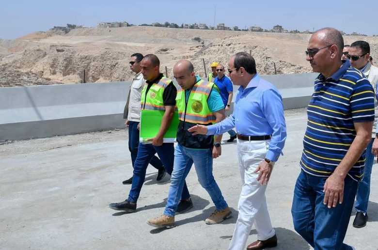 الرئيس السيسي: الطرق والمحاور الجديدة تهدف تسهيل حركة المواطنين