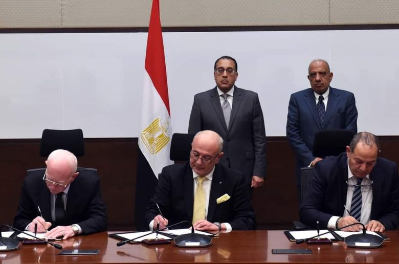 توقيع عقدي إيجار ووكالة لإعادة تأهيل وتشغيل مصنع غير مستغل لمرشحات الكلى