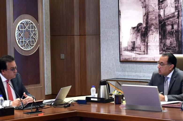 رئيس الوزراء يتابع مع وزير الصحة عددًا من ملفات عمل الوزارة