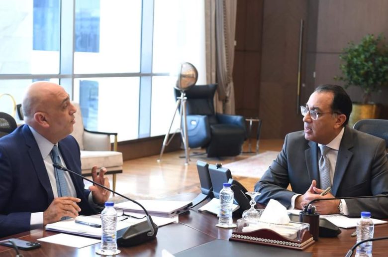 رئيس الوزراء يتابع ملفات عمل جهاز تنمية المشروعات المتوسطة والصغيرة ومتناهية الصغر