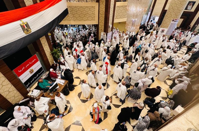 وزارة التضامن تعلن نجاح خطة تصعيد حجاج الجمعيات الأهلية إلى عرفات