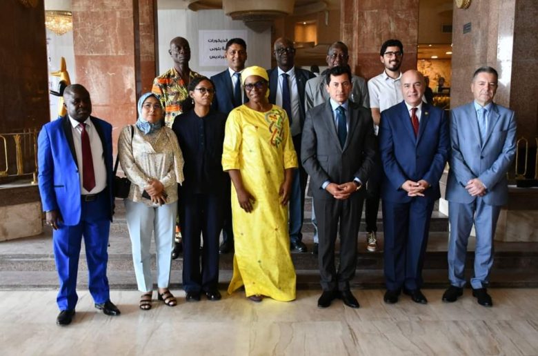 وزير الشباب: ندعم المبادرات التي تعزز الشراكة بين القطاعين العام والخاص