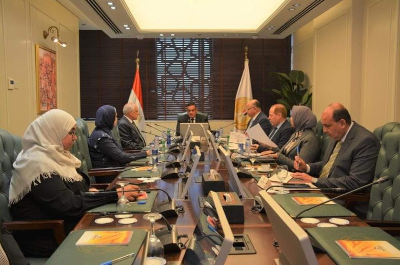 وزير التنمية المحلية يتابع تنفيذ المشروعات التنموية والخدمية بالقاهرة والجيزة