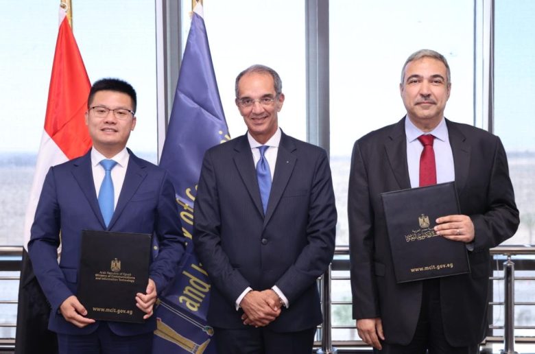 وزير الاتصالات