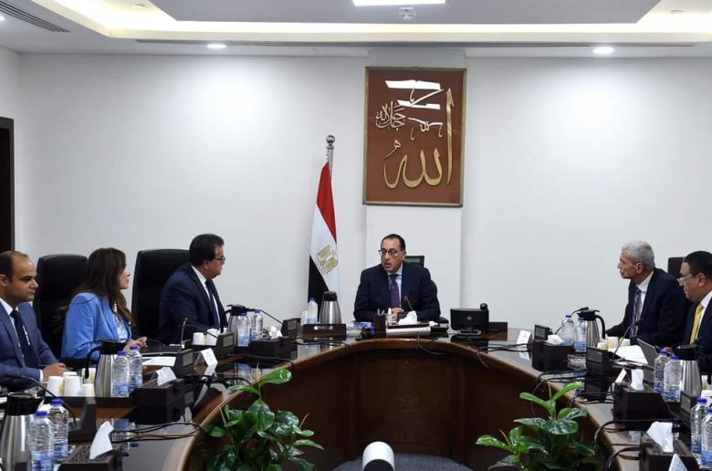 الحكومة تستعرض تنفيذ مشروع 6 مخازن استراتيجية للأدوية