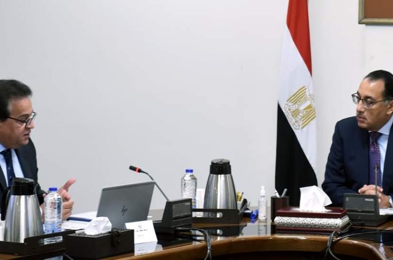 رئيس الوزراء يتابع تنفيذ مشروعات النهوض بالخدمات الطبية وتحديث لوائح العمل