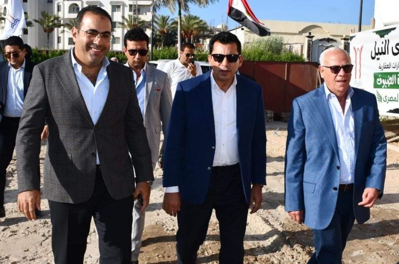 وزير الرياضة ومحافظ بورسعيد يتفقدان أعمال تطوير استاد النادي المصري الجديد