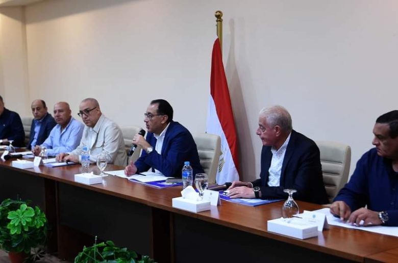 رئيس الوزراء يلتقي عددا من المستثمرين بقطاعي طابا ونويبع