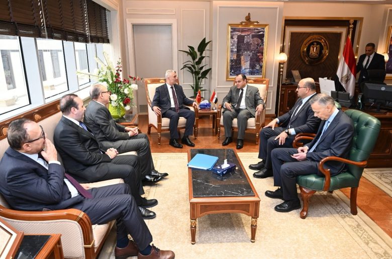 وزير التجارة والصناعة