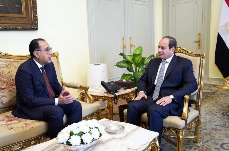 الرئيس السيسي يتابع عدد من الملفات والمشروعات التنموية الجاري تنفيذها