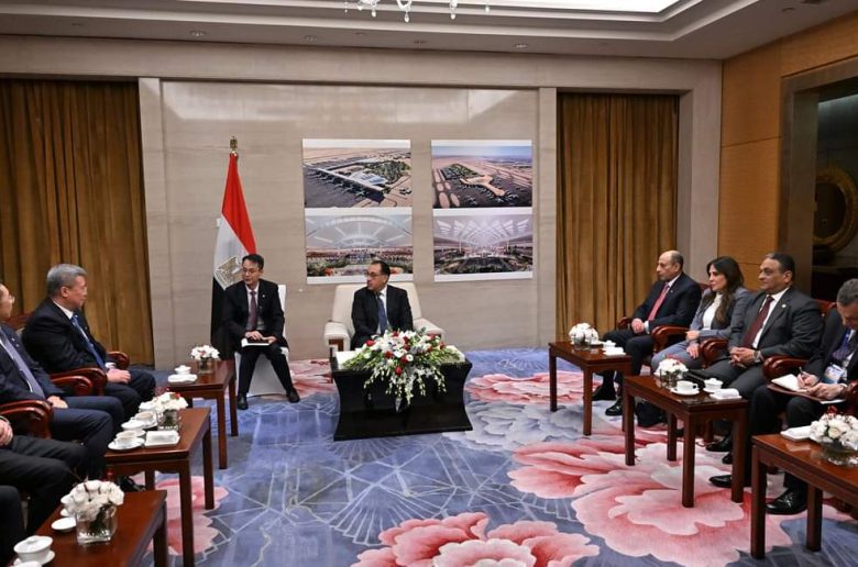 رئيس الوزراء يلتقي مسئولي شركة CSCEC الصينية