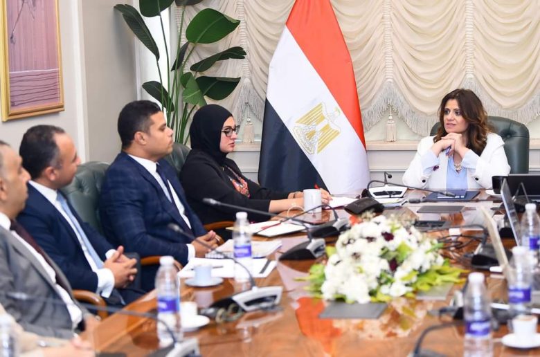 وزيرة الهجرة تلتقي متخصصين في الحلول الرقمية للتنسيق بشأن الترويج لمبادرة «اتكلم عربي»