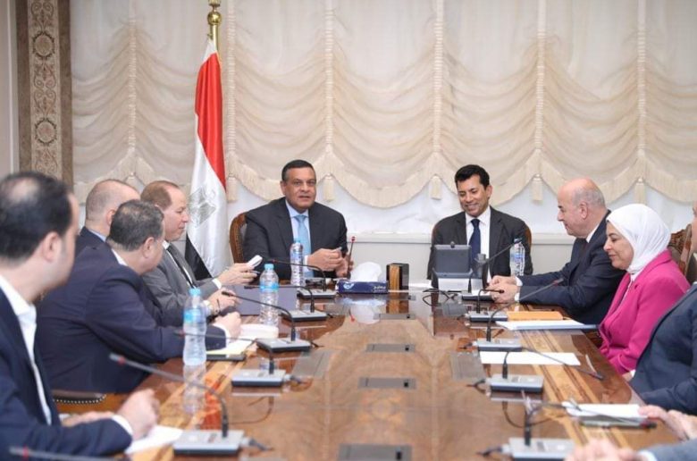 وزيرا الشباب والتنمية المحلية يبحثان تعزيز مجالات التعاون المشترك