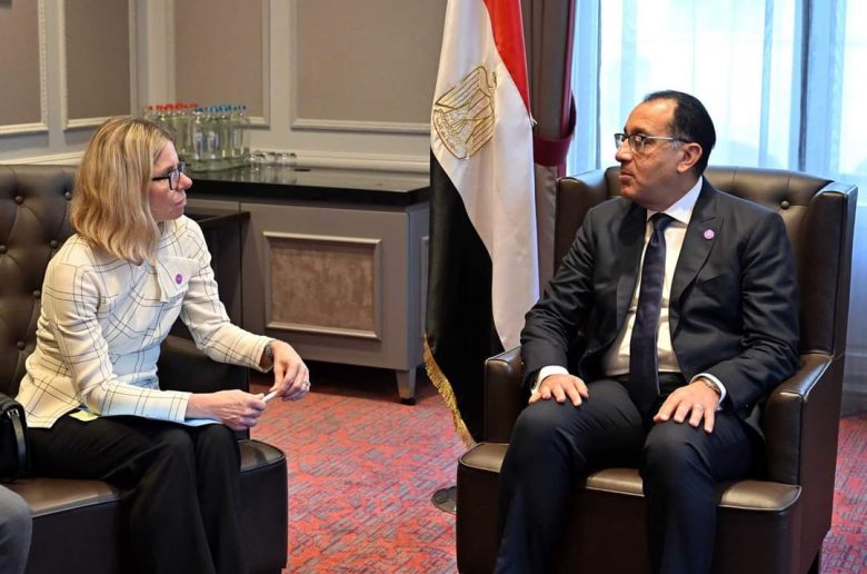 رئيس الوزراء يؤكد أهمية قيام المؤسسات المالية الدولية بمساعدة البلدان النامية