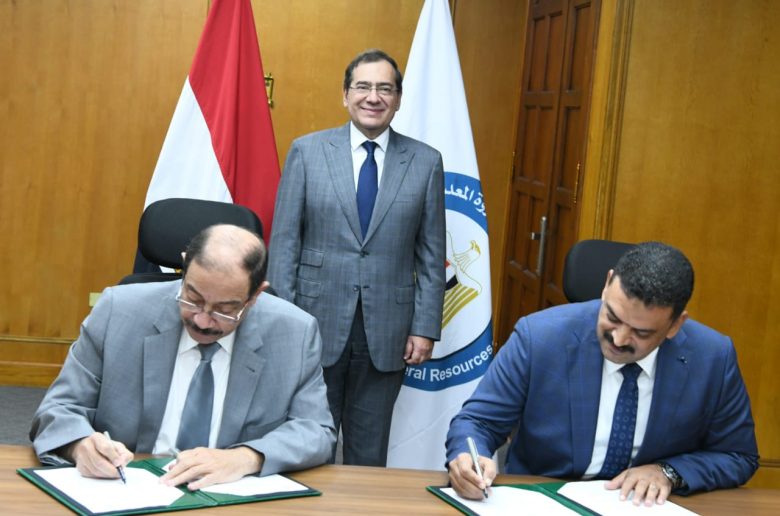 جانب من مراسم التوقيع