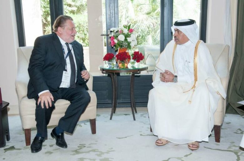 محافظ البنك المركزي يجتمع بوزير المالية القطري