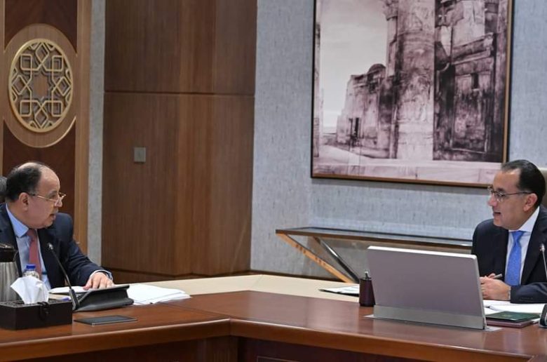 رئيس الوزراء يتابع مؤشرات الإيرادات العامة للدولة وإجراءات ضمان استمرار الانضباط المالي