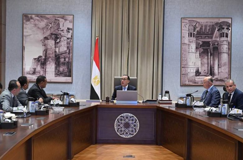 رئيس الوزراء يتابع تطوير المناطق غير المخططة بمحافظة القاهرة